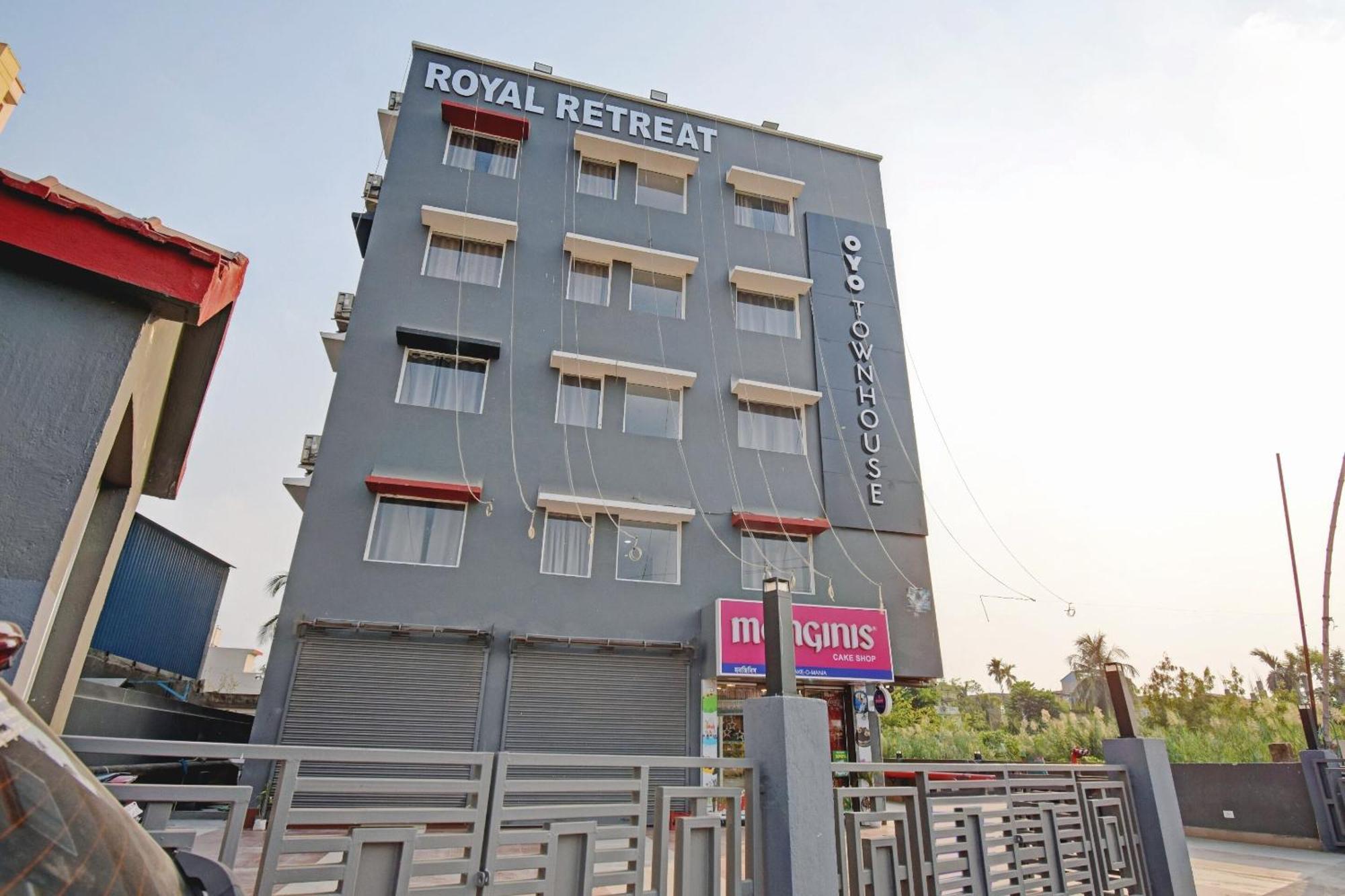 Super Townhouse The Royal Retreat Hotel Garui Exterior photo